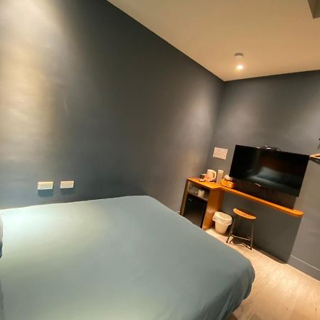 良文旅2館ryou Hotel Vintage - II Tainan Bagian luar foto