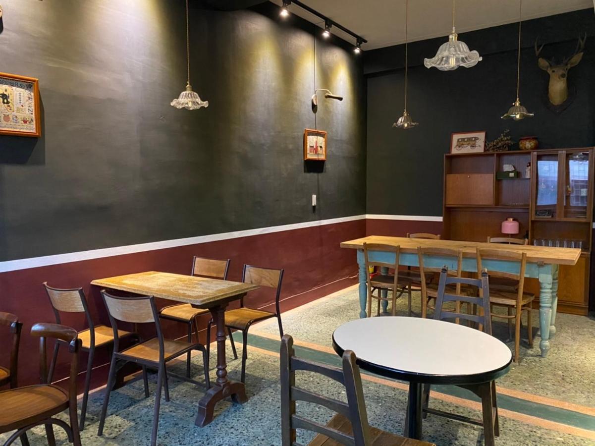 良文旅2館ryou Hotel Vintage - II Tainan Bagian luar foto