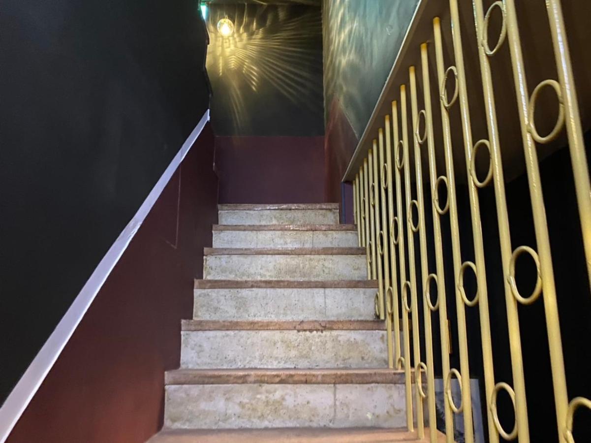 良文旅2館ryou Hotel Vintage - II Tainan Bagian luar foto