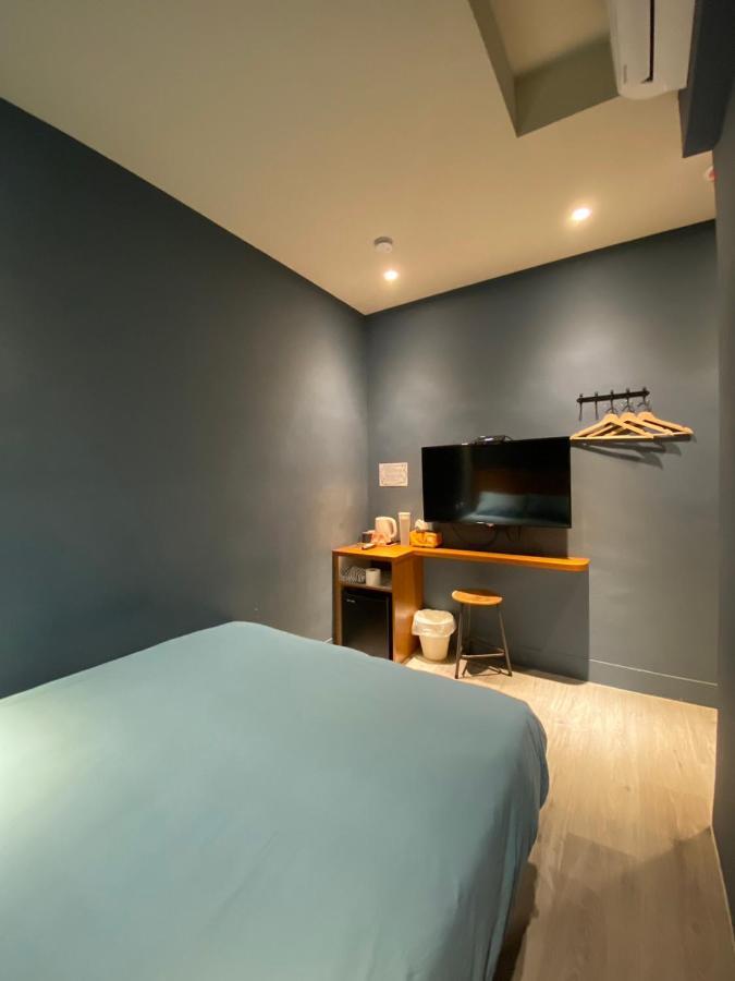 良文旅2館ryou Hotel Vintage - II Tainan Bagian luar foto
