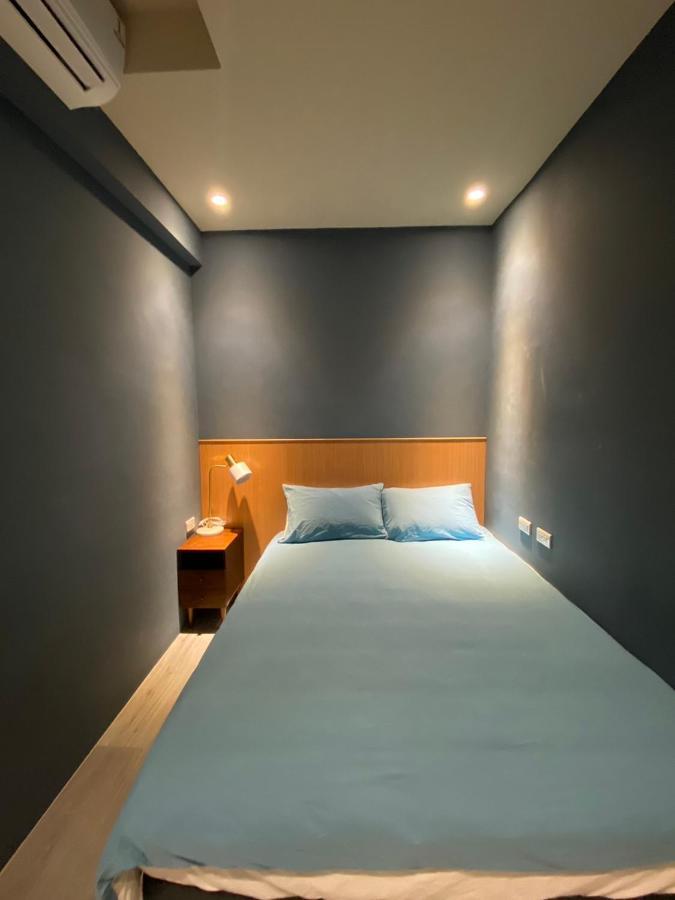 良文旅2館ryou Hotel Vintage - II Tainan Bagian luar foto